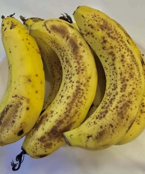 Unexpected Facts About Bananas: What Lies Behind the French’s Favorite Fruit