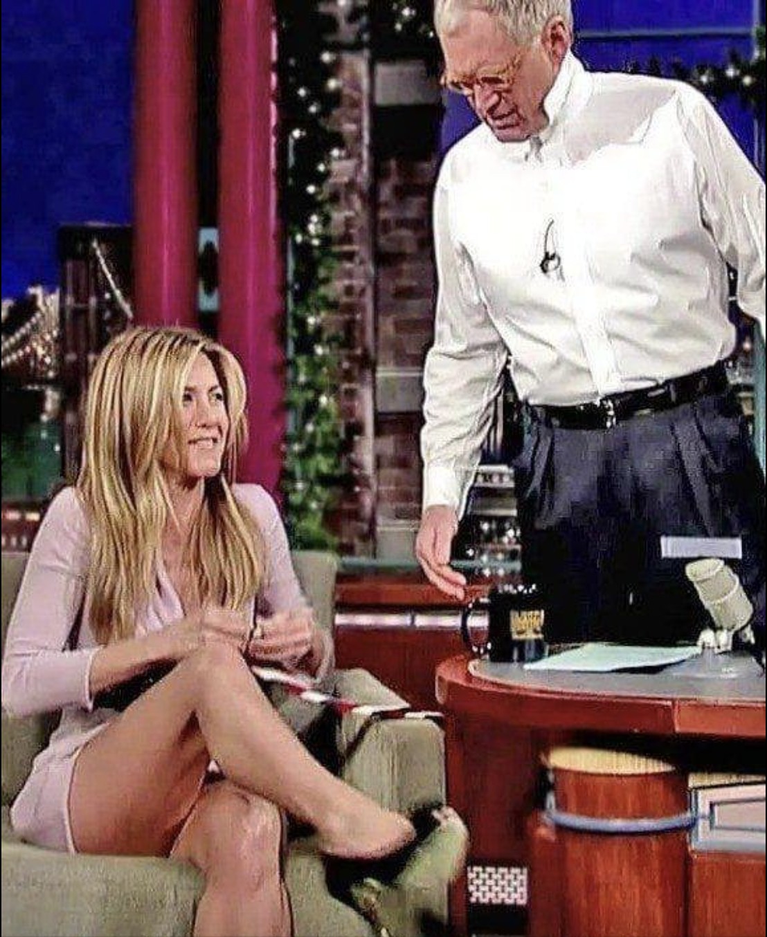 When a Talk Show Moment Sparks Reflection: Reexamining a Jennifer Aniston Interview Through Today’s Standards