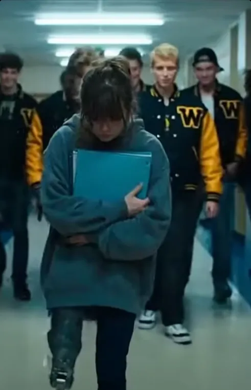 Bullies Pushed Me Down And Broke My Metal Leg. They Laughed Until My Father Arrived—And The Principal Saluted Him.