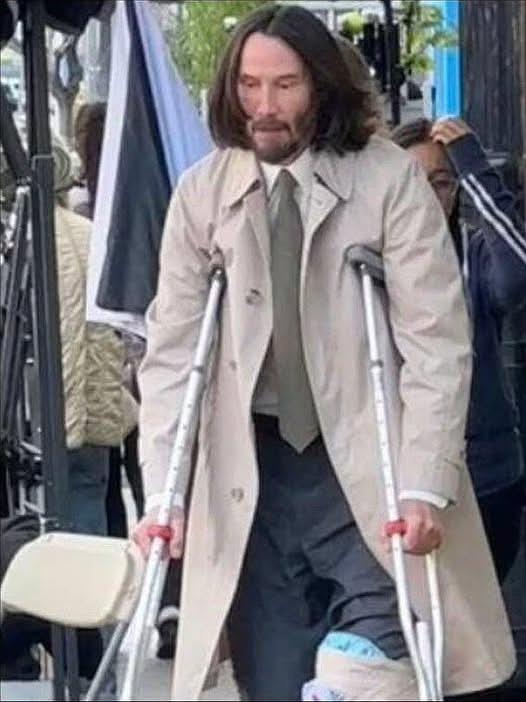 With heavy hearts…💔Keanu Reeves needs our prayers and support 🙏- Details in the Comments 👇⬇️