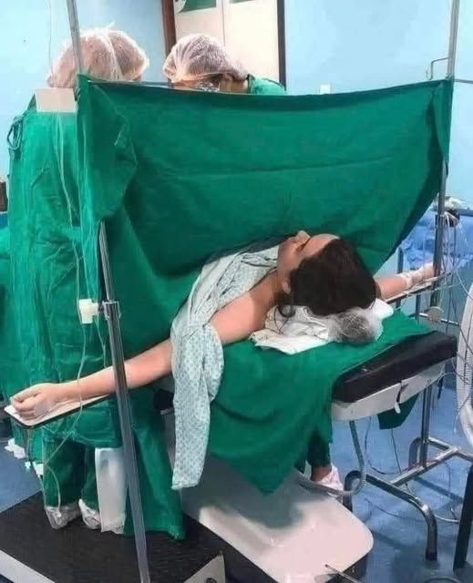 Pregnant woman dies as doctor watches YouT…see more