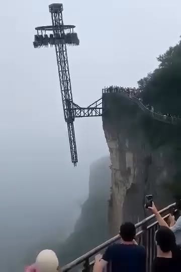 Suspension Bridge Falls, Leaving Dozens Dead and Missing
