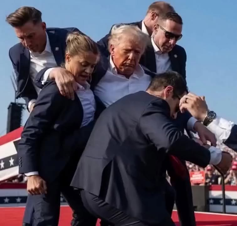 🚨 Chaos as the President of the United States was… See more
