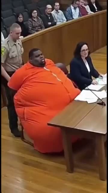 Courtroom Erupts After Man Responds to Damage Accusations With: “Ma’am, the Only Damages I’m Doing Are to This Chair I’m Sitting On”