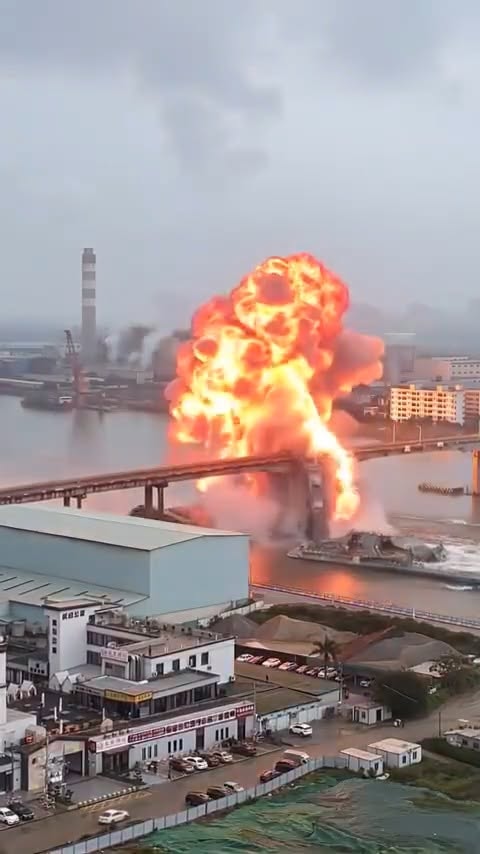 5 mint ago Bridge Destroyed see more in comment