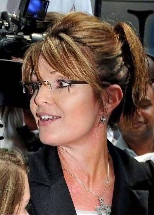 Sarah Palin In G-Strlng Photos Leave Little To Imagination..Take a look!!!
