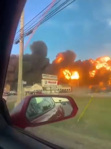 😱😱🚨BREAKING NEWS Just minutes ago, a tremendous fire broke out in..See more